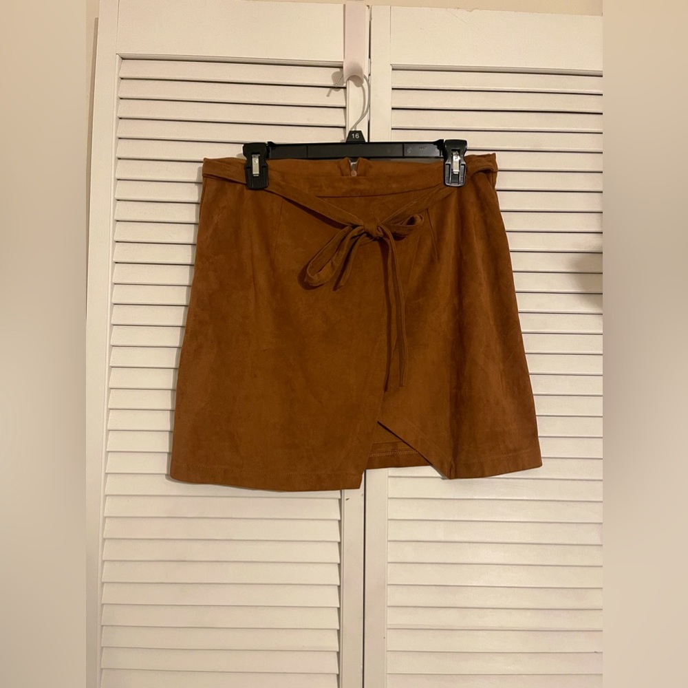 Size L suede skirt